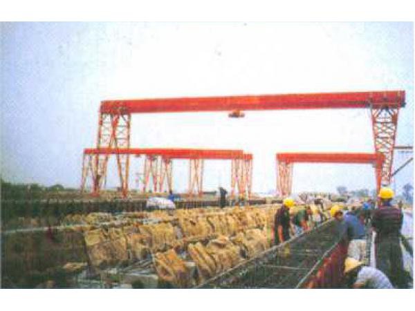 MH型電動(dòng)葫蘆門(mén)式起重機(jī)